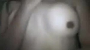 POV-video av en hårig amatør rumensk babe som gir en avsugning