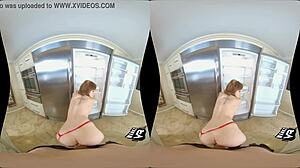 Porno virtual reality dengan remaja berambut coklat kecil di dapur