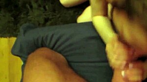 POV video Bella Greys tinejdžerke sa oralnim seksom i ogromnim cumshotom