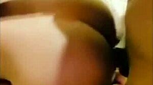 Une adolescente noire amateur se fait baiser par une grosse bite noire dans une vidéo maison