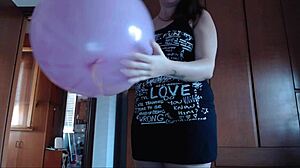 Explore o mundo dos balões com esta coleção de 69 vídeos