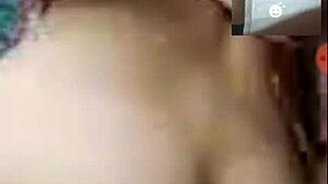 Секси тийнейджърка с голяма задница се скандализира в HD видео