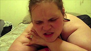 Seks hardcore nyata dengan gadis kulit putih yang suka kontol hitam besar dan close-up