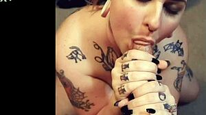 Татуированная красотка Эш ВонБлэк дает чувственный минет большому члену