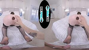 इस हार्डकोर वीडियो में एक शानदार ब्रूनेट गर्लफ्रेंड को वीआर में उसकी गांड चोदते हुए दिखाया गया है।