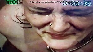 Рита, аматерка, прекривена је спермом и пишом у хардкор видеу