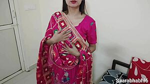 Indisk ekskæreste nyder intens anal og brystleg med kærestens store pik på hindi