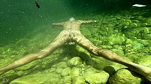 Submers: O întâlnire subacvatică fierbinte în aer liber