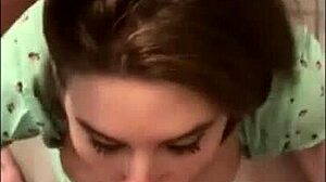 클로이 램이 카운터 위에서 섹스하는 POV 영상