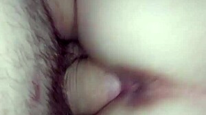 Młode i napalone pary na domowym filmie porno